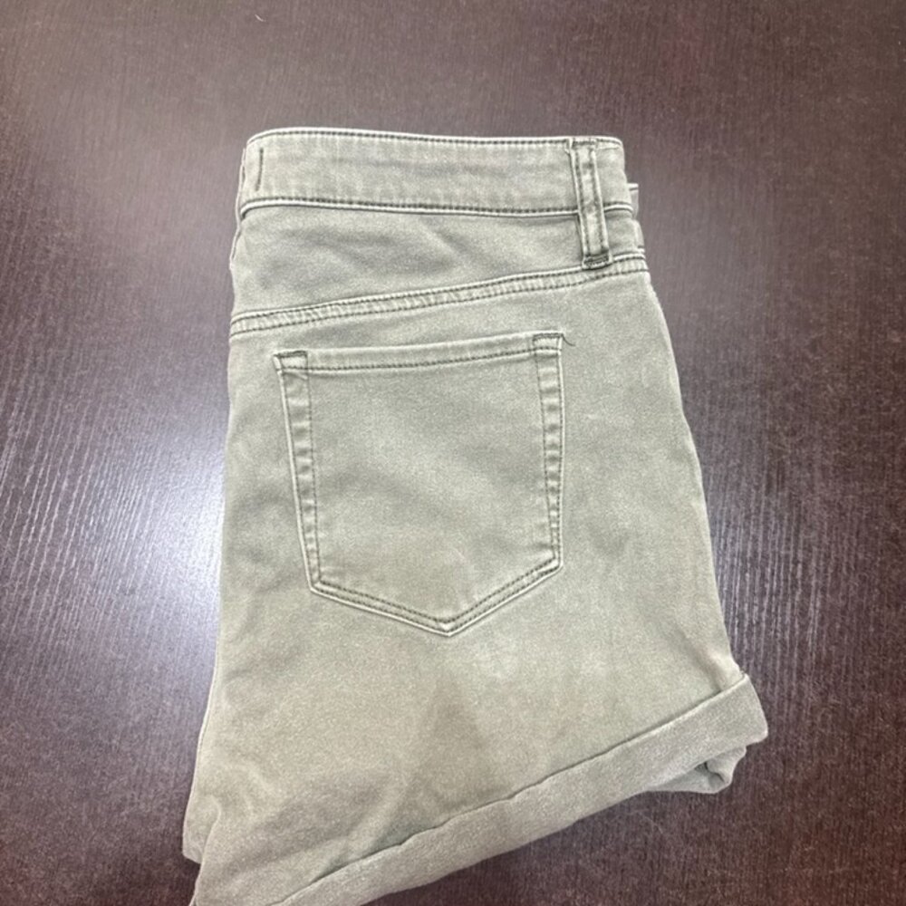 PacSun Army Green Super Stretch Shortie Shorts | Size 30 - Picture 5 of 5